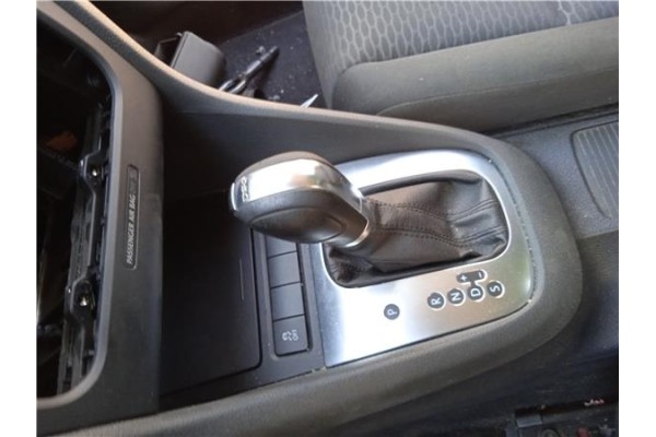 Recambio de pomo palanca cambio para volkswagen golf vi (5k1) 1.6 advance referencia OEM IAM 5K1713203CUMF 5K0711113QRIG 