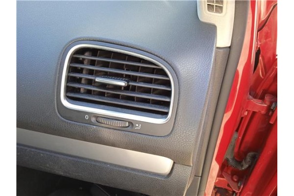 Recambio de rejilla entrada de aire para volkswagen golf vi (5k1) 1.6 advance referencia OEM IAM 5K0819704K  