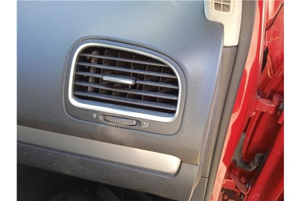 Recambio de rejilla entrada de aire para volkswagen golf vi (5k1) 1.6 advance referencia OEM IAM 5K0819704K  