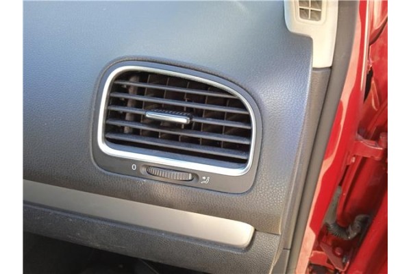 Recambio de rejilla entrada de aire para volkswagen golf vi (5k1) 1.6 advance referencia OEM IAM 5K0819704K  