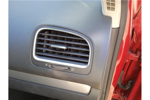 Recambio de rejilla entrada de aire para volkswagen golf vi (5k1) 1.6 advance referencia OEM IAM 5K0819704K  