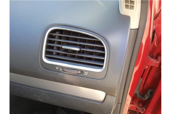 Recambio de rejilla entrada de aire para volkswagen golf vi (5k1) 1.6 advance referencia OEM IAM 5K0819704K  