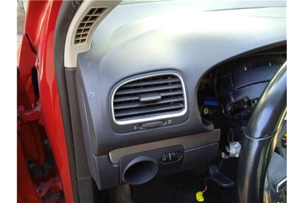 Recambio de rejilla entrada de aire para volkswagen golf vi (5k1) 1.6 advance referencia OEM IAM 5K0819703K  