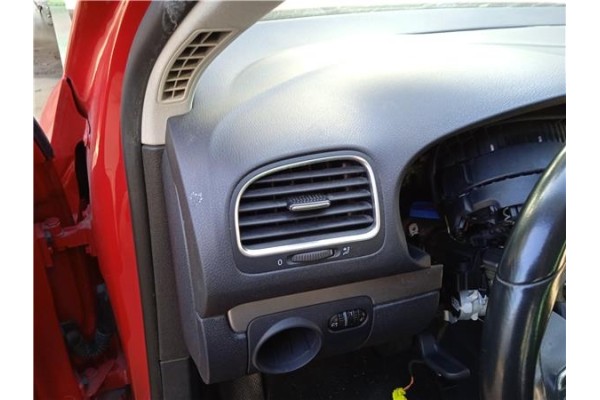 Recambio de rejilla entrada de aire para volkswagen golf vi (5k1) 1.6 advance referencia OEM IAM 5K0819703K  