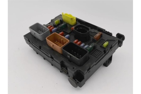 Recambio de caja fusibles/rele para peugeot 307 break/ sw (s2) 1.6 sw referencia OEM IAM   
