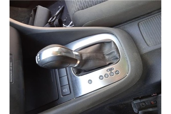 Recambio de palanca de cambio para volkswagen golf vi (5k1) 1.6 advance referencia OEM IAM 5K1713203CUMF  
