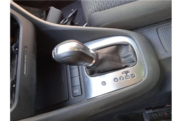 Recambio de palanca de cambio para volkswagen golf vi (5k1) 1.6 advance referencia OEM IAM 5K1713203CUMF  