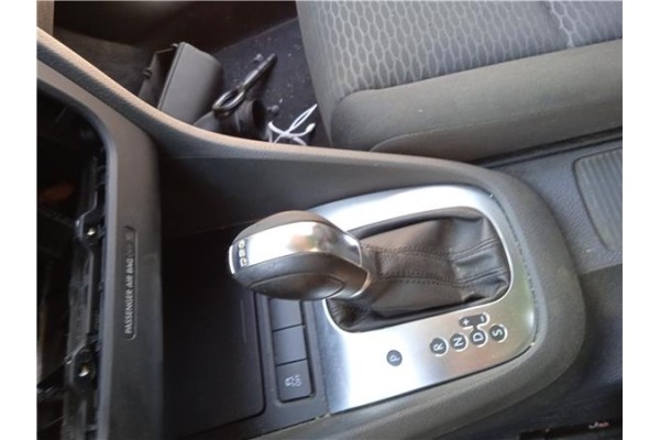 Recambio de palanca de cambio para volkswagen golf vi (5k1) 1.6 advance referencia OEM IAM 5K1713203CUMF  