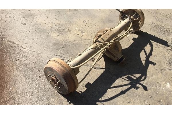 Recambio de puente trasero para nissan patrol station wagon (w260) 2.8 td referencia OEM IAM 4301032J10  