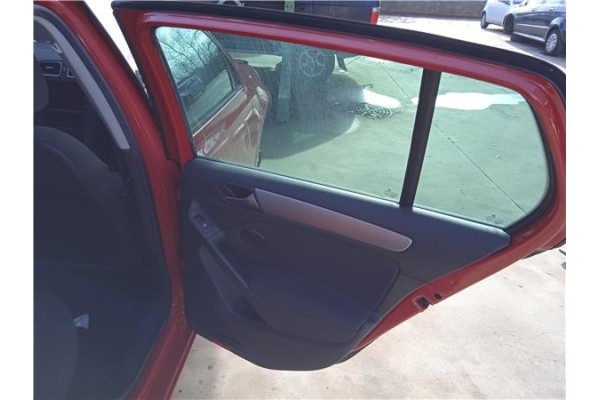 Recambio de manilla int. puerta trasero derecha para volkswagen golf vi (5k1) 1.6 advance referencia OEM IAM 1K5837114 5K0837114