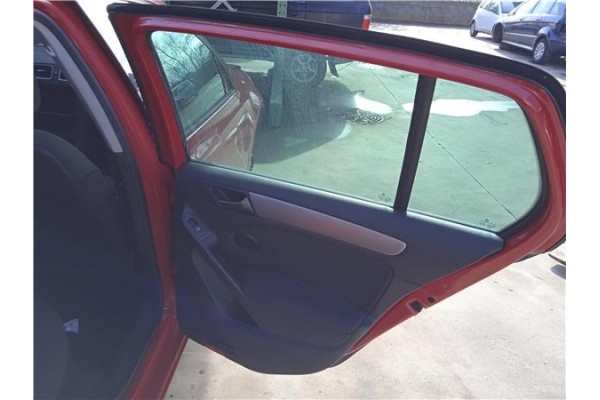 Recambio de manilla int. puerta trasero derecha para volkswagen golf vi (5k1) 1.6 advance referencia OEM IAM 1K5837114 5K0837114