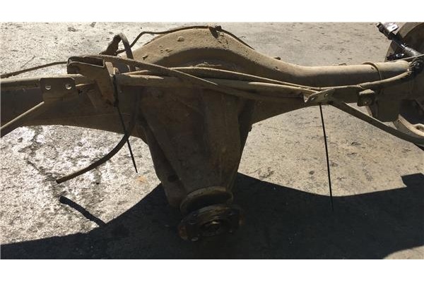 Recambio de puente trasero para nissan patrol station wagon (w260) 2.8 td referencia OEM IAM 4301032J10  