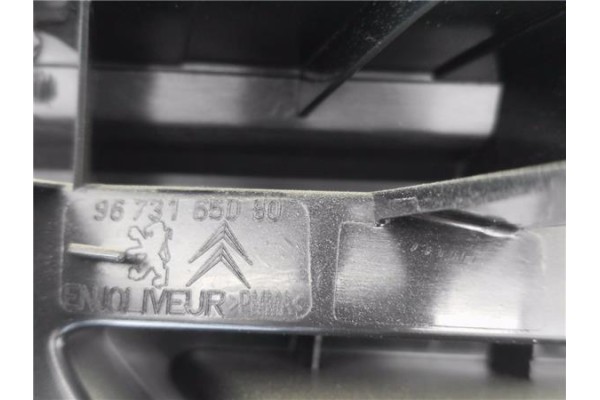 Recambio de piloto porton trasero izquierdo para citroen c4 picasso 1.6 hdi referencia OEM IAM 9673165080 0283322170 