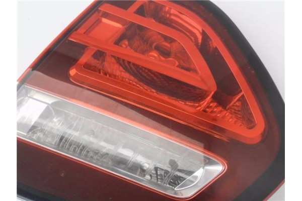 Recambio de piloto porton trasero derecho para citroen c4 picasso 1.6 hdi referencia OEM IAM 9673164980 0283332179 