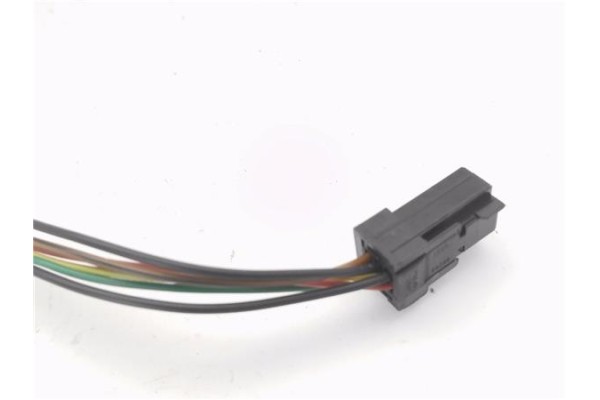 Recambio de retrovisor electrico derecho para citroen c4 picasso 1.6 hdi referencia OEM IAM E9024375  