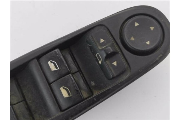 Recambio de mando elevalunas delantero izquierdo para citroen c4 picasso 1.6 hdi referencia OEM IAM 96639382ZD  