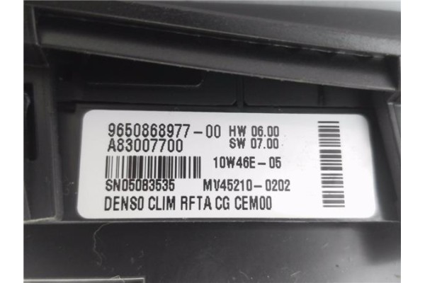 Recambio de rejilla entrada de aire para citroen c4 picasso 1.6 hdi referencia OEM IAM 9650868977 A83007700 