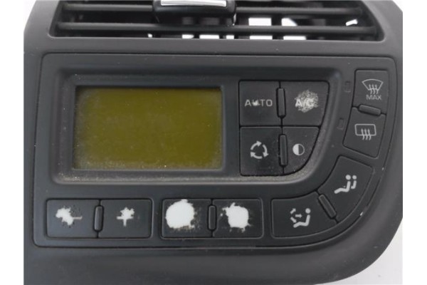 Recambio de rejilla entrada de aire para citroen c4 picasso 1.6 hdi referencia OEM IAM 9650868977 A83007700 