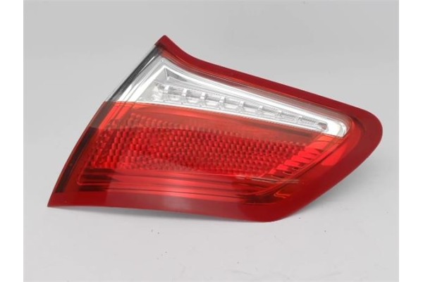 Recambio de piloto interior derecho para citroen c4 berlina 1.6 exclusive referencia OEM IAM   