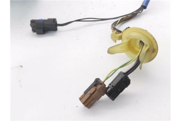 Recambio de retrovisor electrico derecho para peugeot 308 sw 1.6 hdi referencia OEM IAM E20308094  