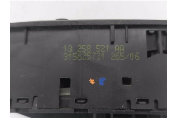 Recambio de mando elevalunas delantero izquierdo para opel corsa d 1.2 referencia OEM IAM 13258521AA 315625731 