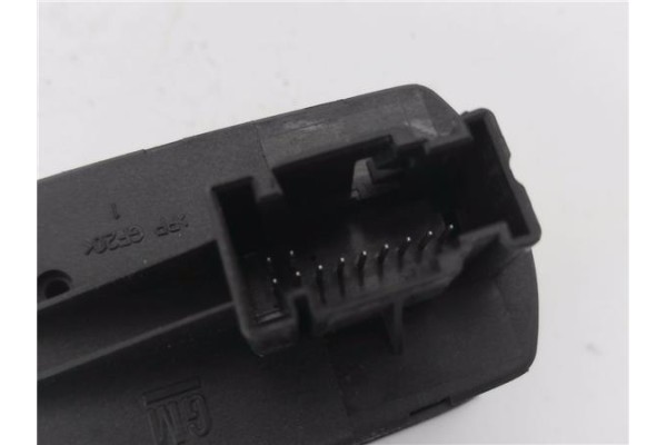 Recambio de mando elevalunas delantero izquierdo para opel corsa d 1.2 referencia OEM IAM 13258521AA 315625731 