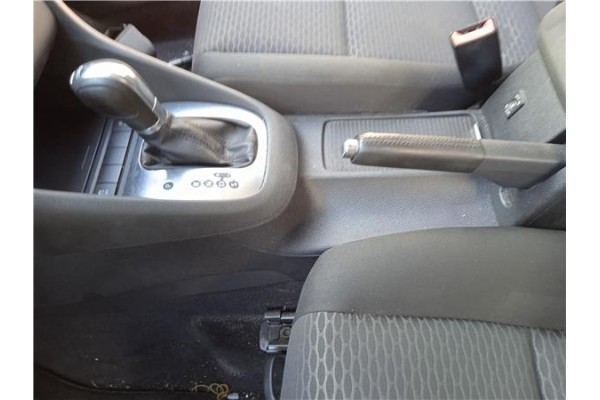Recambio de consola para volkswagen golf vi (5k1) 1.6 advance referencia OEM IAM 5K0863243C82V  