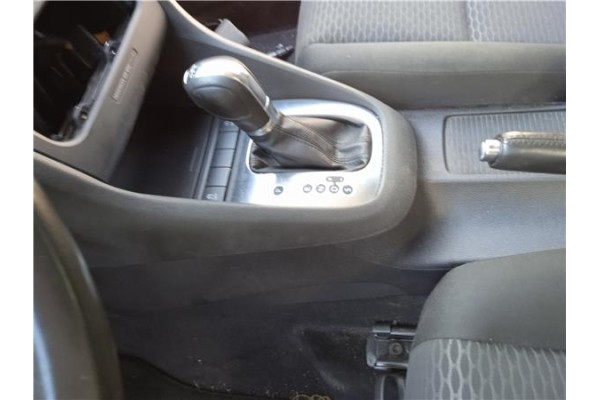 Recambio de consola para volkswagen golf vi (5k1) 1.6 advance referencia OEM IAM 5K0863243C82V  