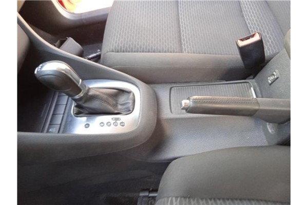 Recambio de consola para volkswagen golf vi (5k1) 1.6 advance referencia OEM IAM 5K0863243C82V  