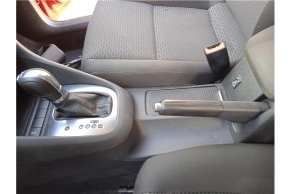 Recambio de consola para volkswagen golf vi (5k1) 1.6 advance referencia OEM IAM 5K0863243C82V  
