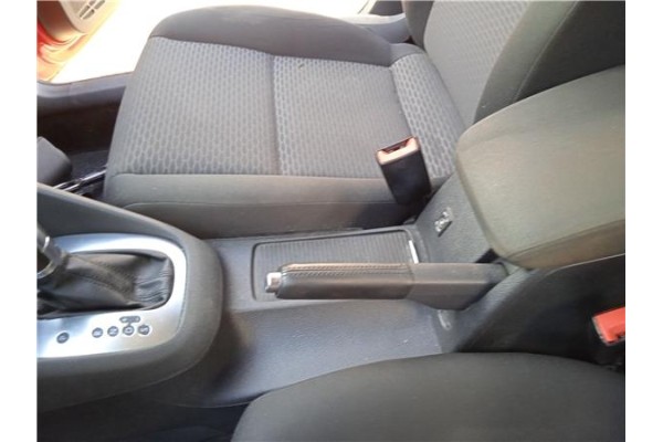 Recambio de consola para volkswagen golf vi (5k1) 1.6 advance referencia OEM IAM 5K0863243C82V  