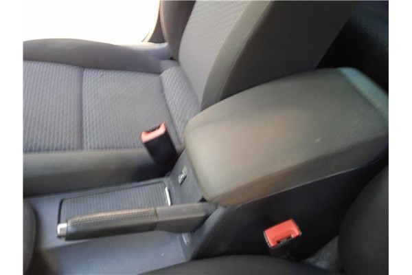 Recambio de consola para volkswagen golf vi (5k1) 1.6 advance referencia OEM IAM 5K0863243C82V  