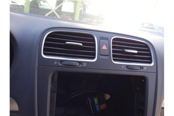 Recambio de consola para volkswagen golf vi (5k1) 1.6 advance referencia OEM IAM 5K1857001A81X  