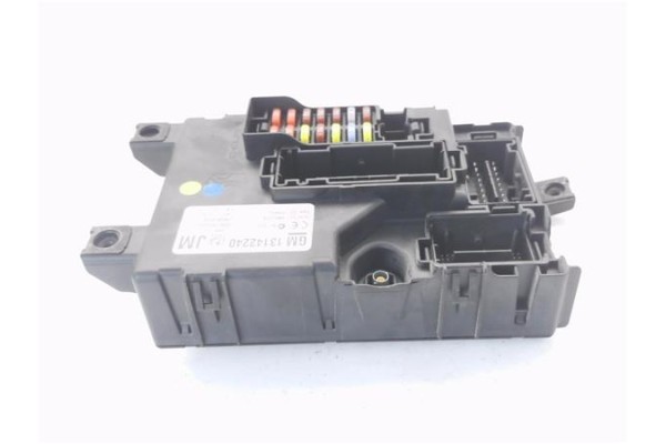 Recambio de caja fusibles/rele para opel corsa d 1.2 referencia OEM IAM 13142240  