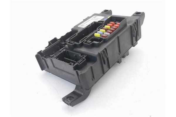 Recambio de caja fusibles/rele para opel corsa d 1.2 referencia OEM IAM 13142240  