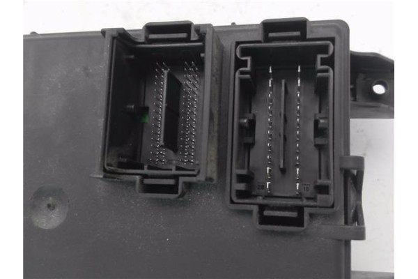 Recambio de caja fusibles/rele para opel corsa d 1.2 referencia OEM IAM 13142240  