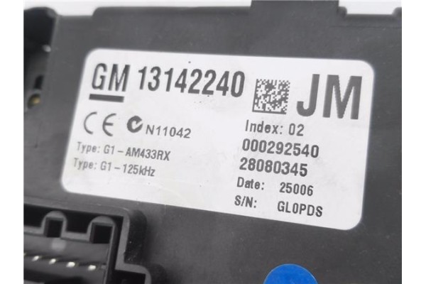 Recambio de caja fusibles/rele para opel corsa d 1.2 referencia OEM IAM 13142240  