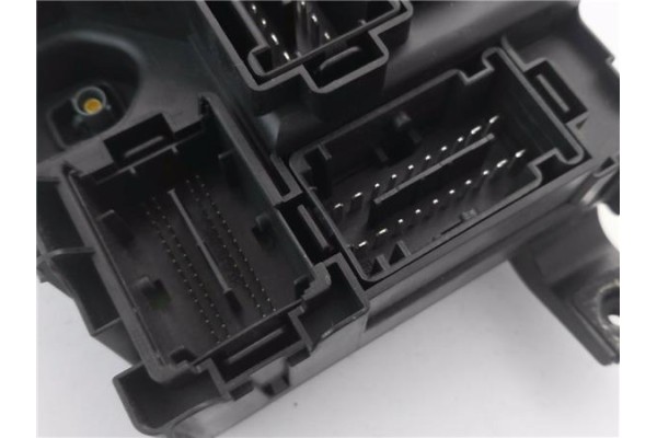 Recambio de caja fusibles/rele para opel corsa d 1.2 referencia OEM IAM 13142240  