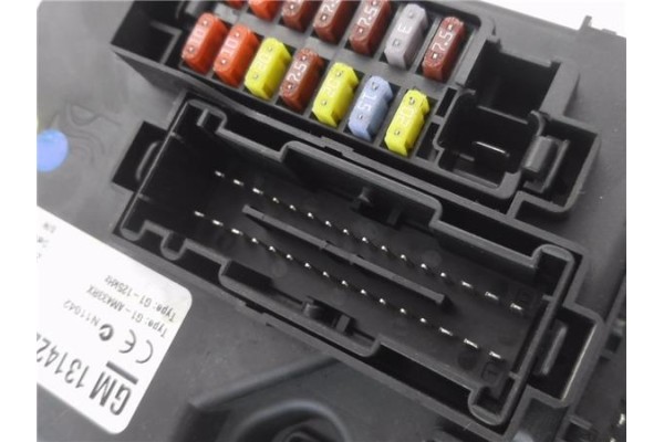Recambio de caja fusibles/rele para opel corsa d 1.2 referencia OEM IAM 13142240  