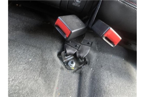 Recambio de anclaje cinturon trasero derecho para opel mokka 1.7 business referencia OEM IAM 42615068  