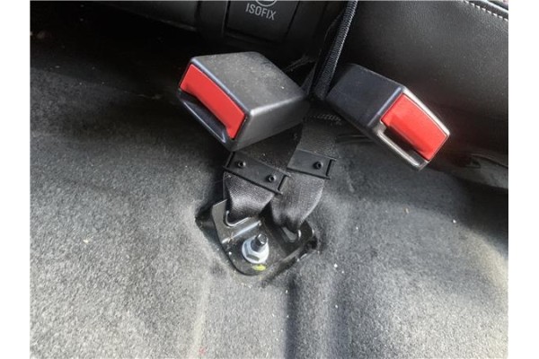 Recambio de anclaje cinturon trasero derecho para opel mokka 1.7 business referencia OEM IAM 42615068  