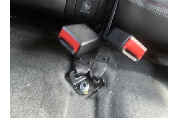 Recambio de anclaje cinturon trasero derecho para opel mokka 1.7 business referencia OEM IAM 42615068  