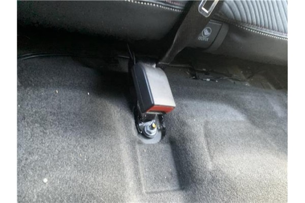 Recambio de anclaje cinturon trasero izquierdo para opel mokka 1.7 business referencia OEM IAM 42615070  