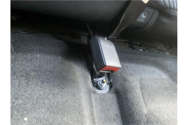 Recambio de anclaje cinturon trasero izquierdo para opel mokka 1.7 business referencia OEM IAM 42615070  