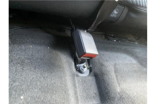 Recambio de anclaje cinturon trasero izquierdo para opel mokka 1.7 business referencia OEM IAM 42615070  