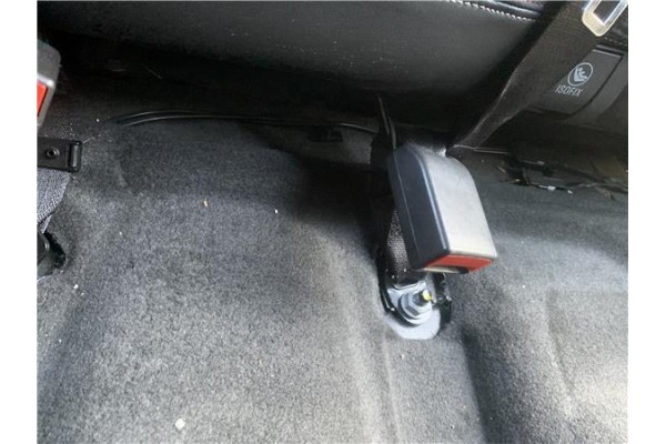 Recambio de anclaje cinturon trasero izquierdo para opel mokka 1.7 business referencia OEM IAM 42615070  