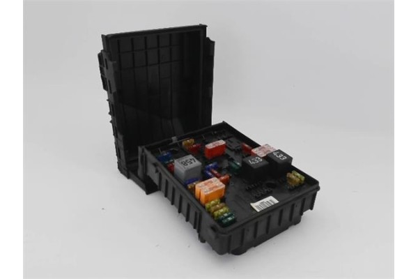 Recambio de caja fusibles/rele para audi a3 (8p1) 2.0 tdi 16v referencia OEM IAM   