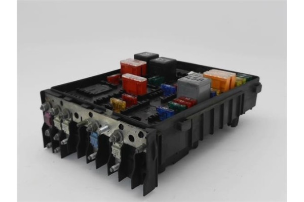 Recambio de caja fusibles/rele para audi a3 (8p1) 2.0 tdi 16v referencia OEM IAM   