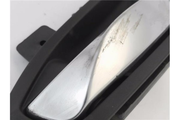 Recambio de manilla int. puerta trasero izquierda para bmw serie 1 berlina 5p (f20) 2.0 116d referencia OEM IAM 51417240411  