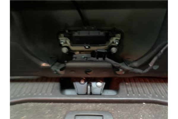 Recambio de cierre electromagnetico porton para opel mokka 1.7 business referencia OEM IAM 13587640  